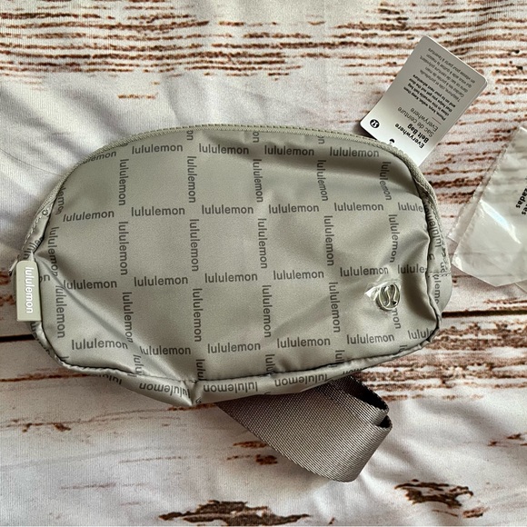 NIB Lululemon raw linen everywhere bag discontinued design - Picture 3 of 6